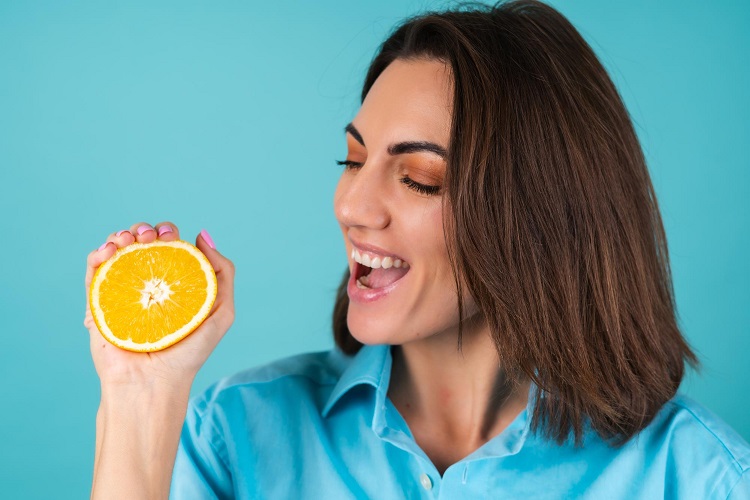 Vitamina C para o rosto e corpo – conheça seus benefícios!